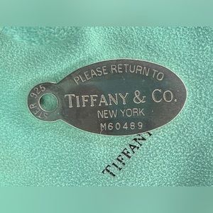 Tiffany & Co. Return to Tiffany Oval Dog Tag Pendant Charm